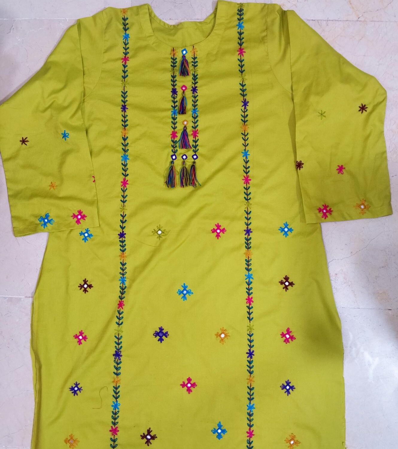 Mehndi Green Traditional Embroidered 2-Piece Suit